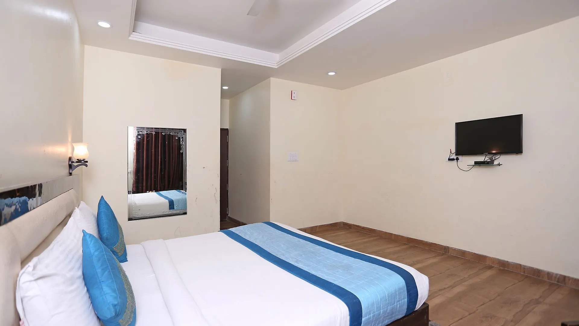Hotel Aerodrome Palace New Delhi
