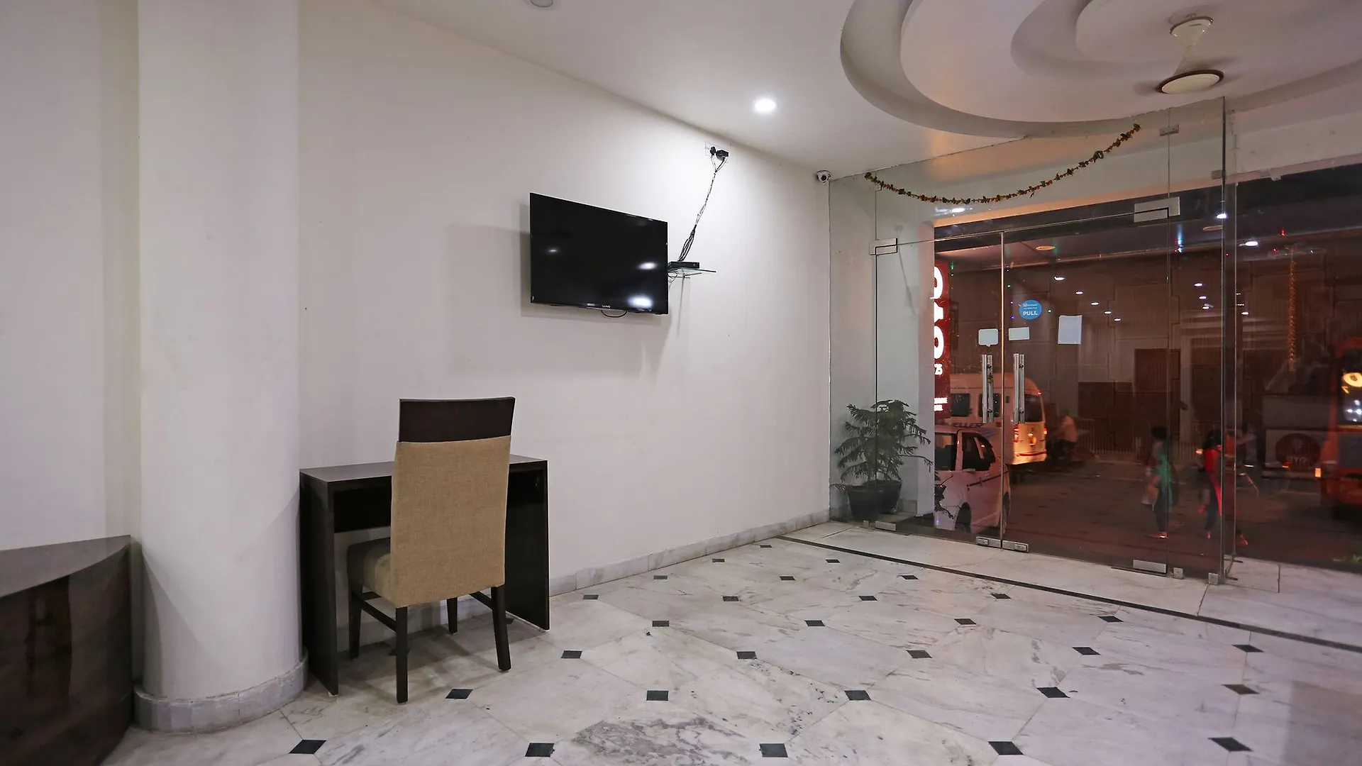 ***  Hotel Aerodrome Palace New Delhi India
