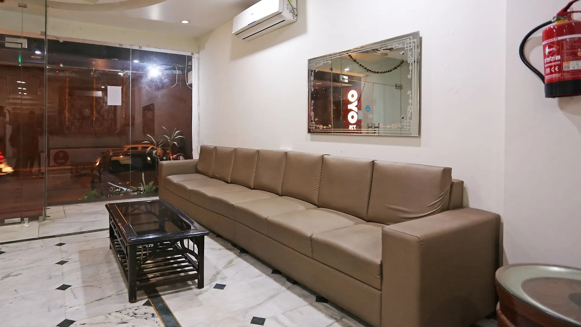 ***  Hotel Aerodrome Palace New Delhi India