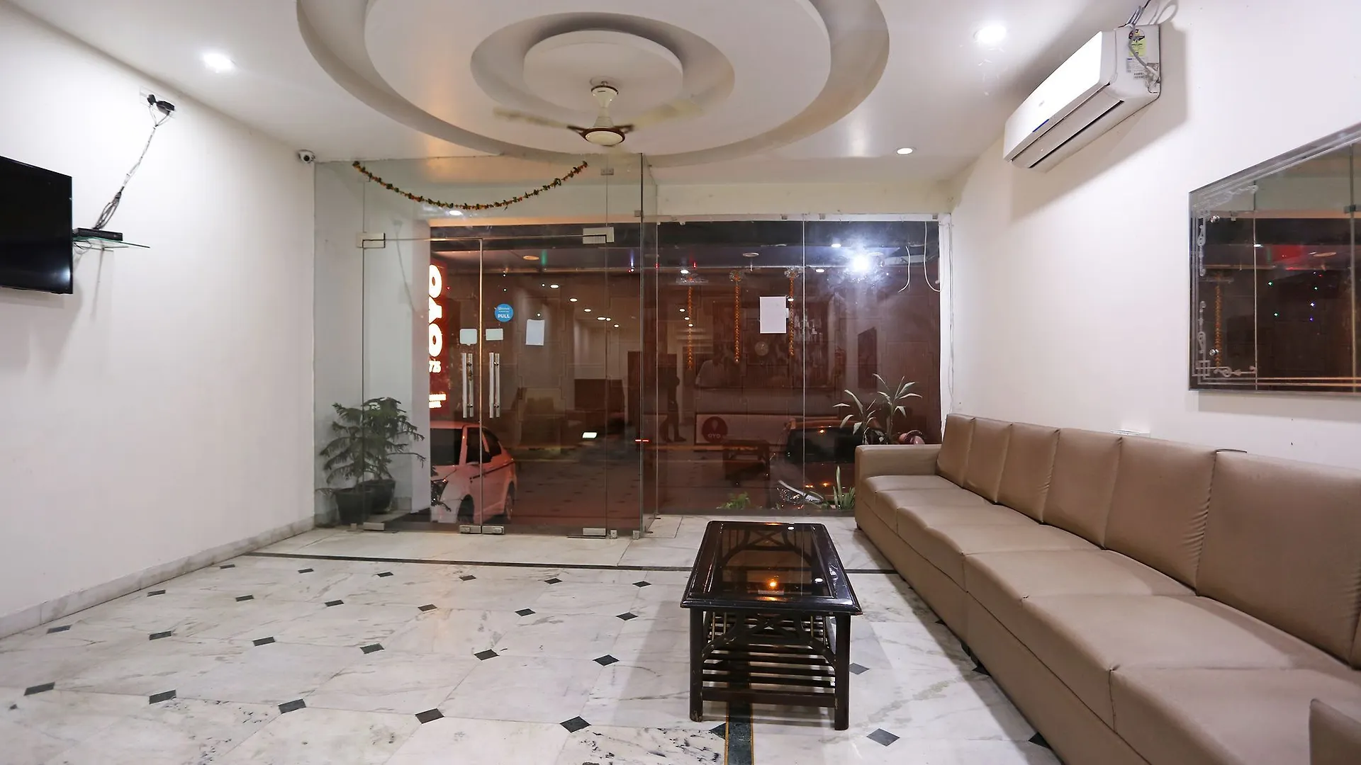 Hotel Aerodrome Palace New Delhi