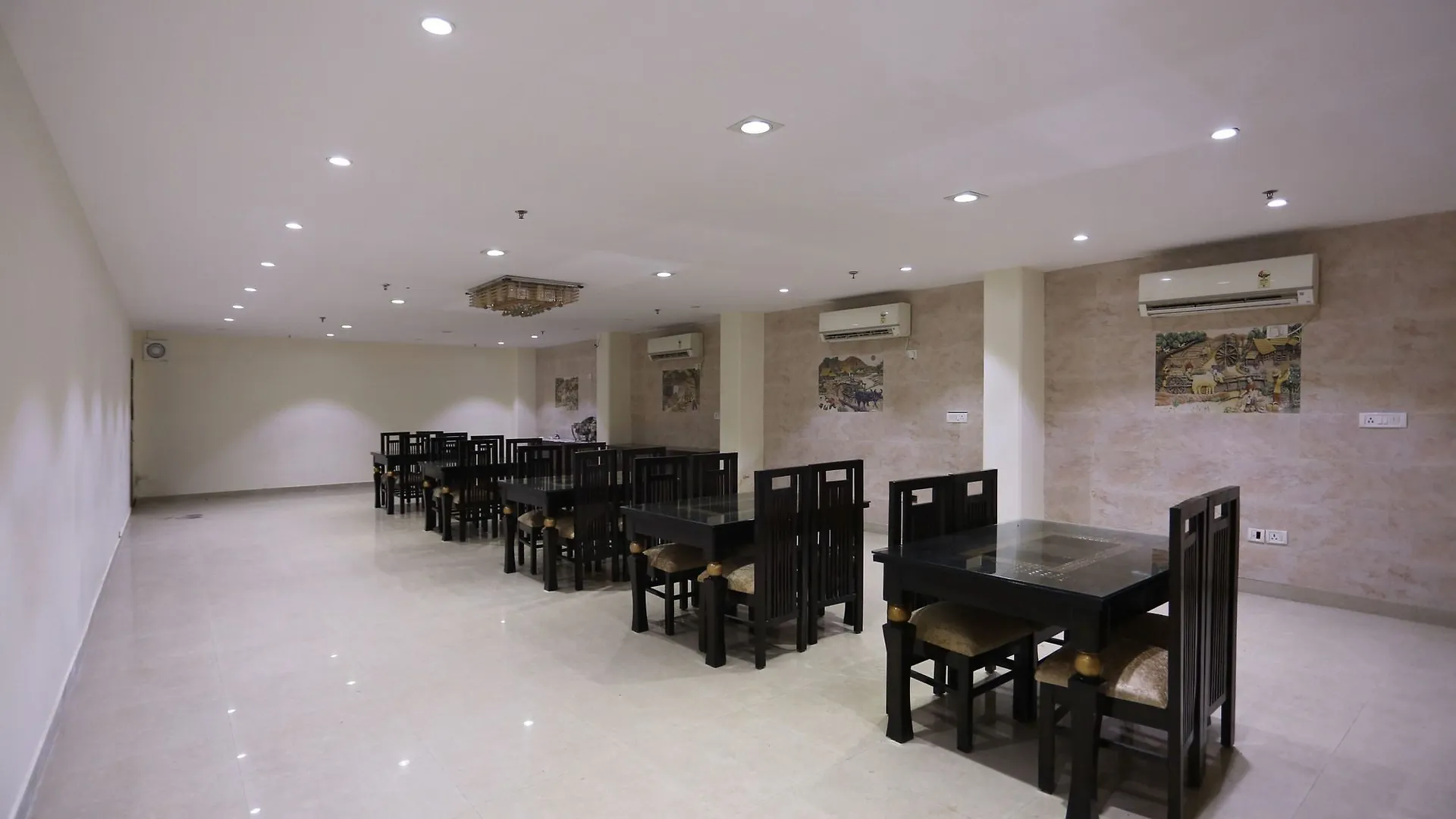 Hotel Aerodrome Palace New Delhi