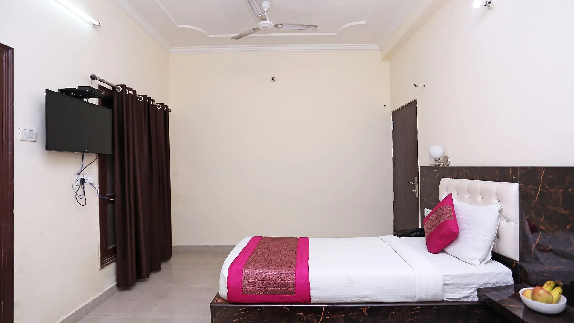 Hotel Aerodrome Palace New Delhi